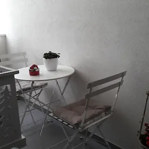 House Il Conte Italia